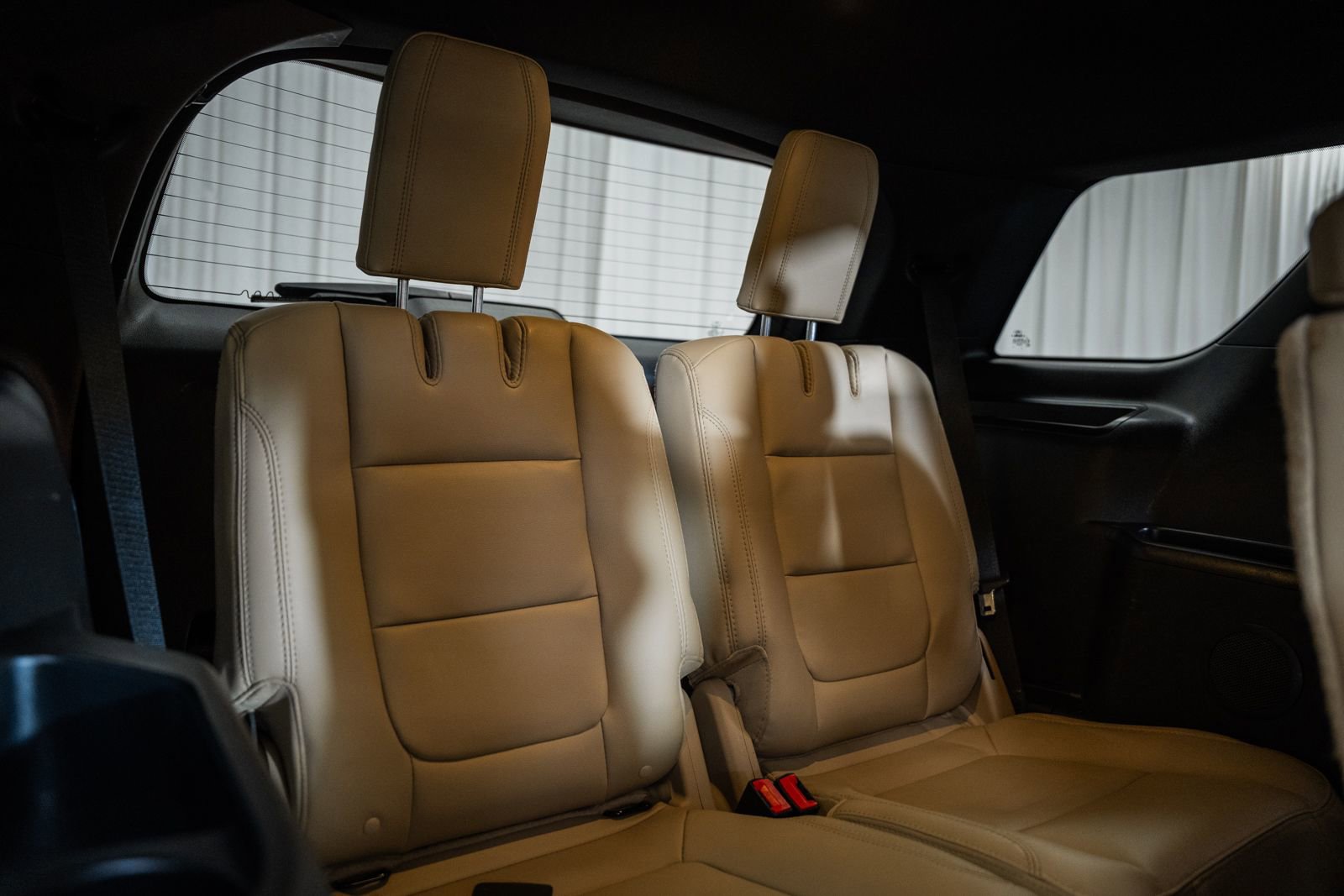 Certified 2017 Ford Explorer XLT w/ Equipment Group 202A image 33