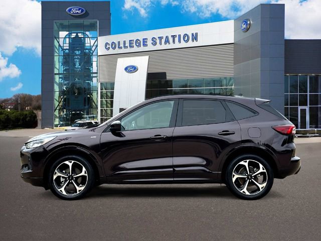 Certified 2023 Ford Escape ST-Line Select w/ Tech Pack #2 AWD/4WD image 3
