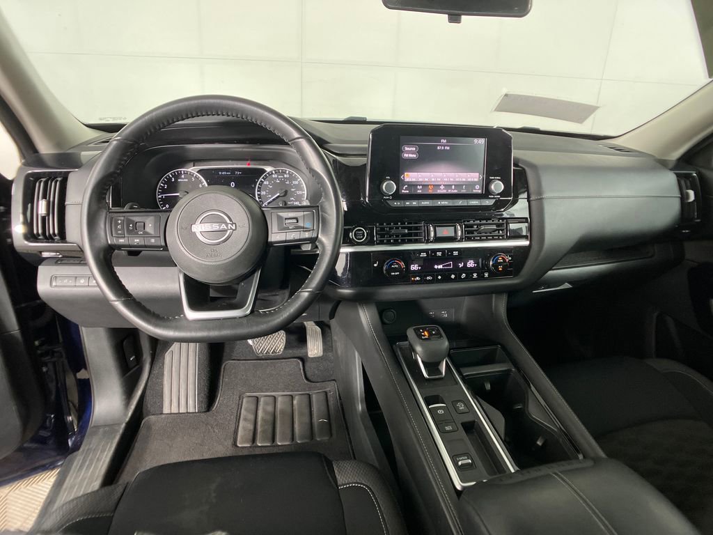 Used 2022 Nissan Pathfinder SV w/ SV Premium Package image 12