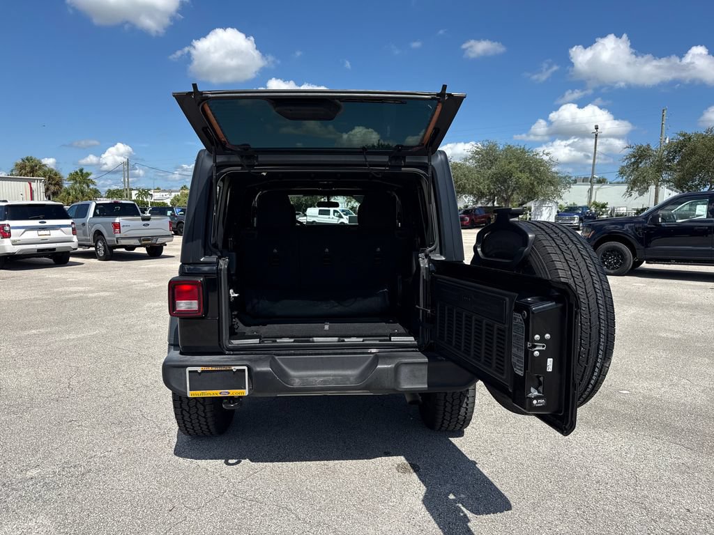 Used 2023 Jeep Wrangler Unlimited Sport AWD/4WD image 25