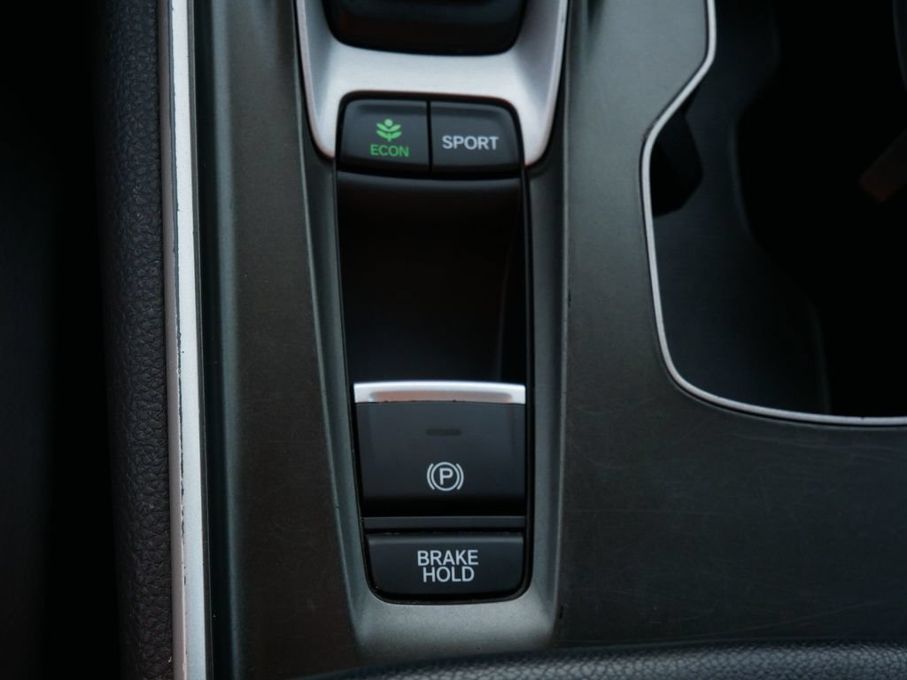 Used 2018 Honda Accord Sport image 25