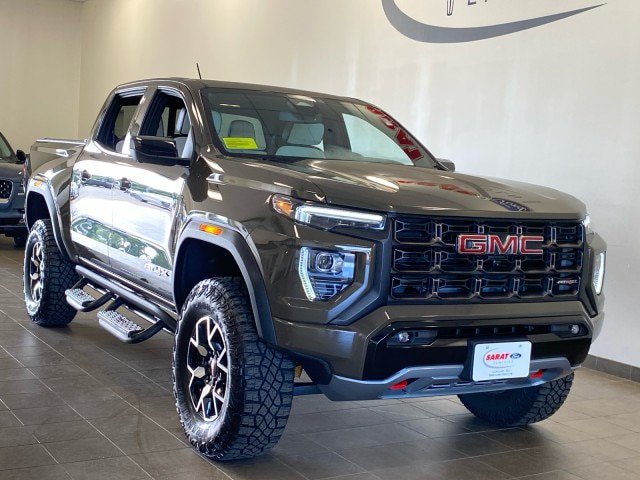 Used 2023 GMC Canyon AT4X AWD/4WD image 2