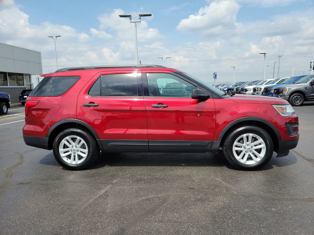 Certified 2017 Ford Explorer FWD image 6