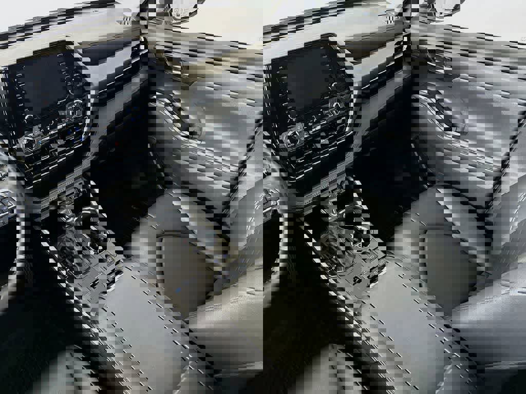 Used 2020 Toyota Highlander XLE image 11