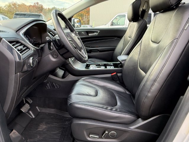 Certified 2019 Ford Edge Titanium w/ Cold Weather Package AWD/4WD image 19