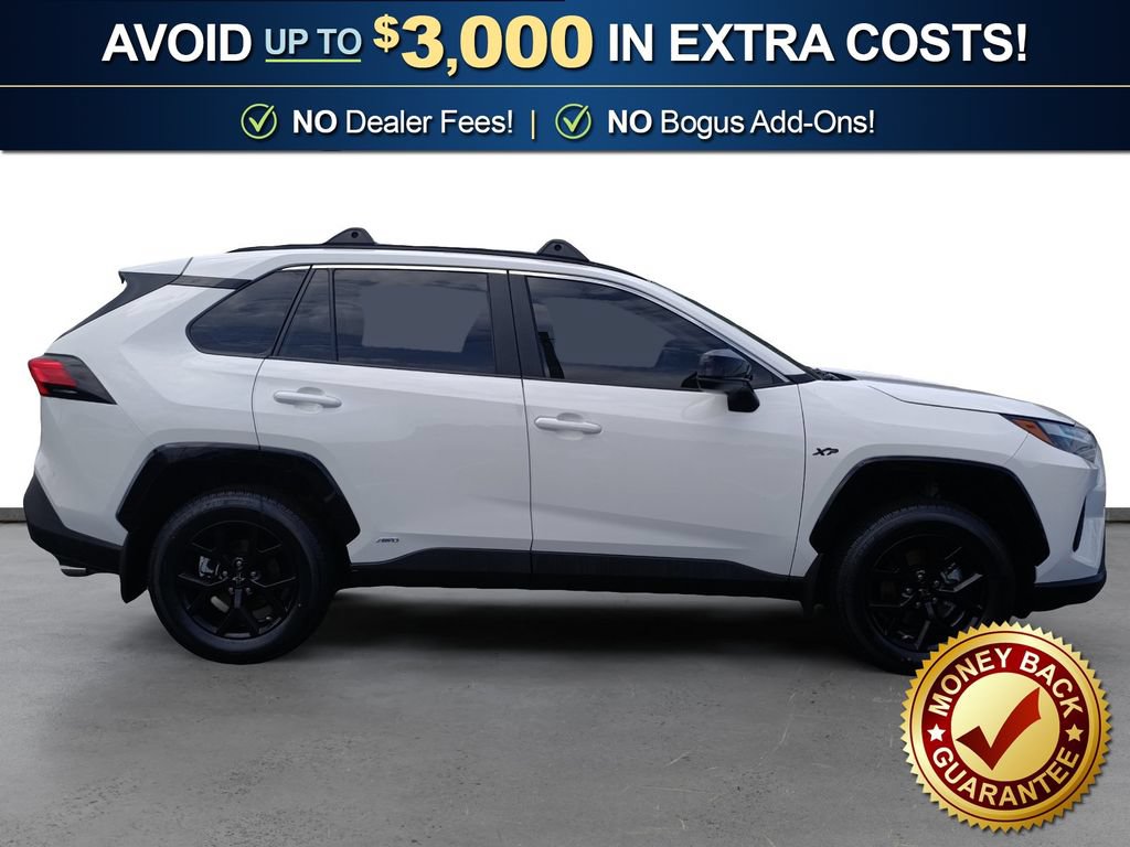 Used 2025 Toyota RAV4 LE AWD/4WD image 8