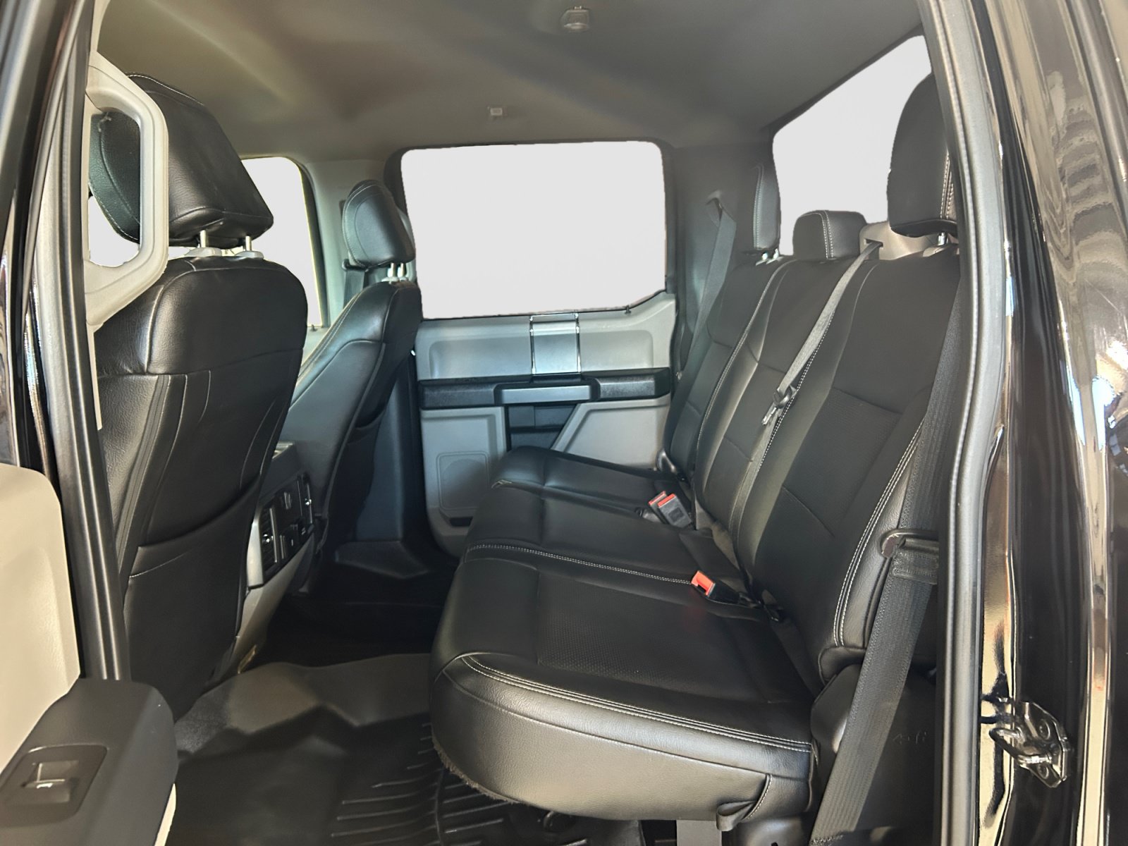Certified 2022 Ford F350 XLT w/ XLT Premium Package AWD/4WD image 18
