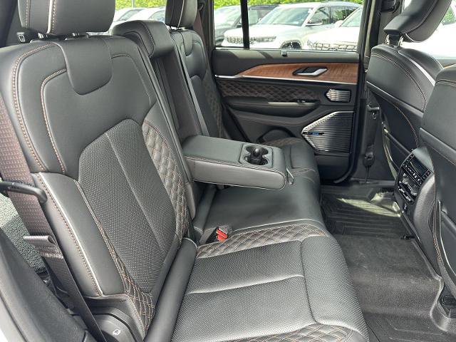 Used 2024 Jeep Grand Cherokee Summit AWD/4WD image 18