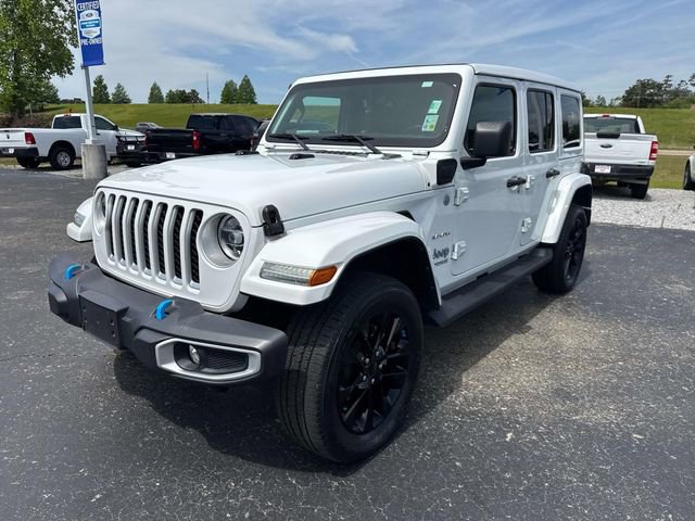 Used 2022 Jeep Wrangler Unlimited Sahara w/ Cold Weather Group AWD/4WD image 3