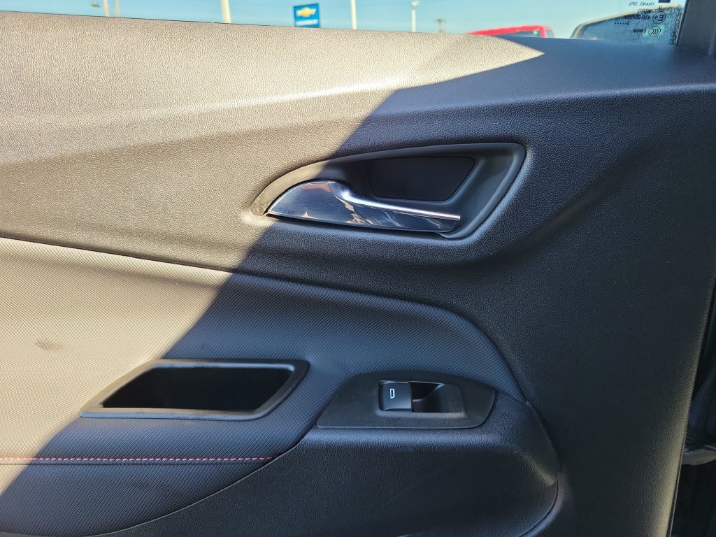 Used 2022 Chevrolet Equinox RS w/ RS Leather Package FWD image 15