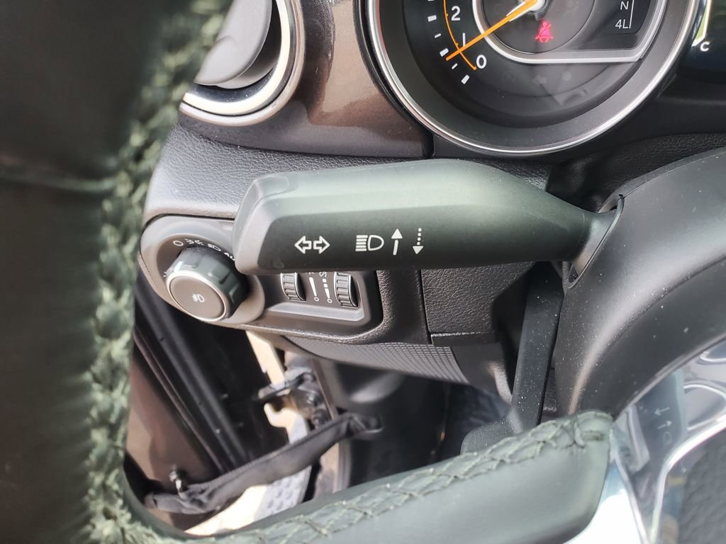 Used 2021 Jeep Wrangler Unlimited Sahara image 12