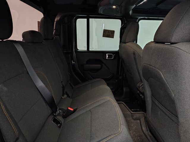 Used 2025 Jeep Gladiator Sport AWD/4WD image 17