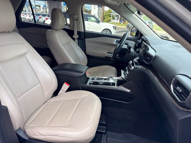 Certified 2022 Ford Explorer Limited w/ Equipment Group 301A AWD/4WD image 33