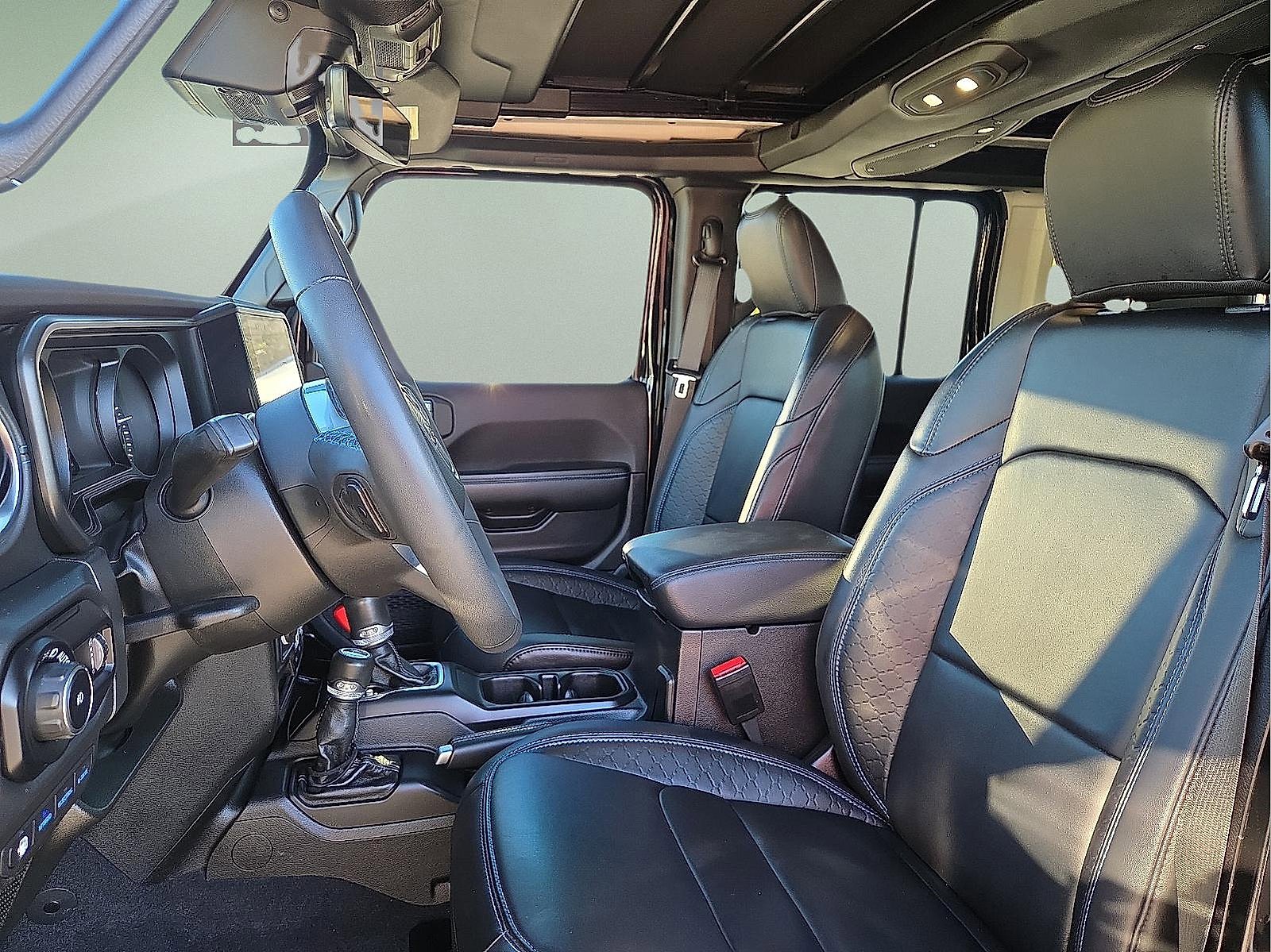 Used 2024 Jeep Wrangler High Altitude image 14