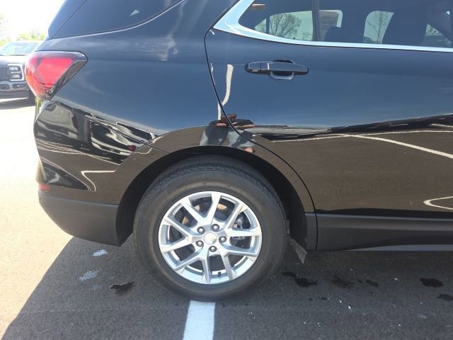 Used 2024 Chevrolet Equinox LT w/ Driver Convenience Package FWD image 11