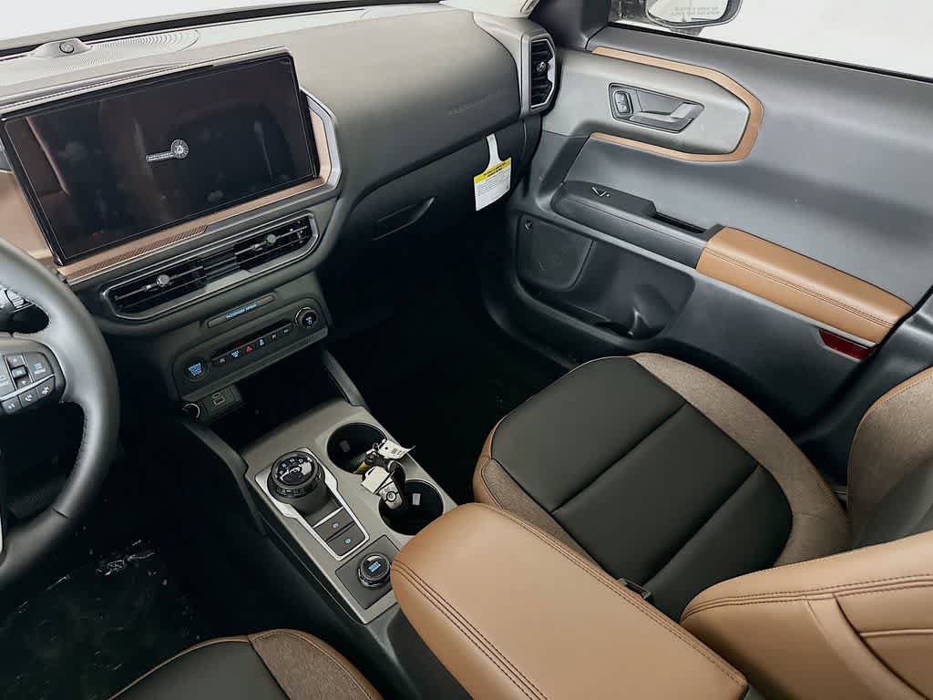 Certified 2025 Ford Bronco Sport Outer Banks w/ Outer Banks Tech Package+ AWD/4WD image 11