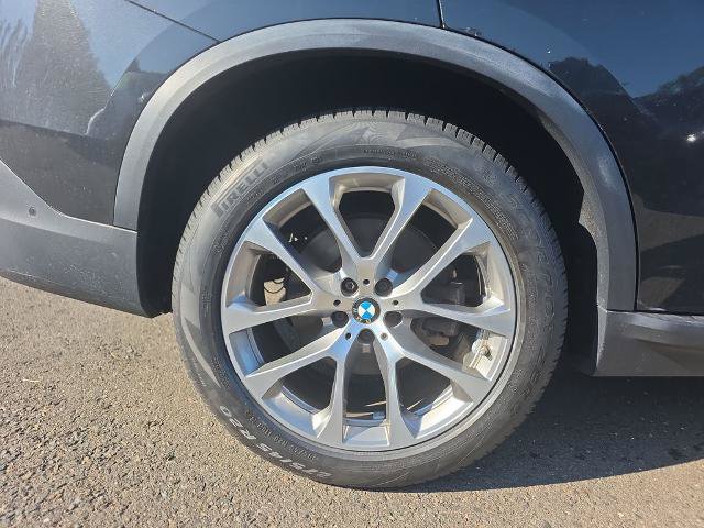 Used 2023 BMW X5 xDrive40i w/ Premium Package AWD/4WD image 12