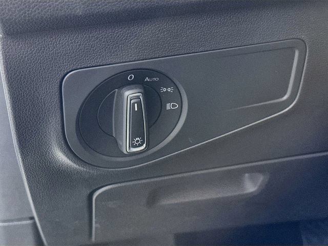 Used 2023 Volkswagen Tiguan SE w/ Panoramic Sunroof Package FWD image 16