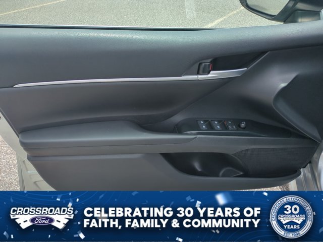 Used 2019 Toyota Camry SE FWD image 13