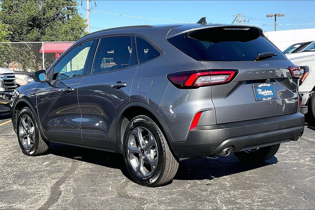 Certified 2025 Ford Escape ST-Line AWD/4WD image 10