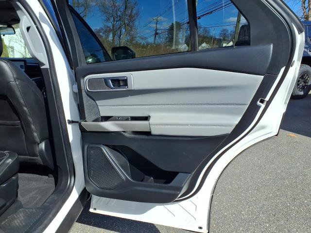 Certified 2022 Ford Explorer XLT w/ Equipment Group 202A image 11