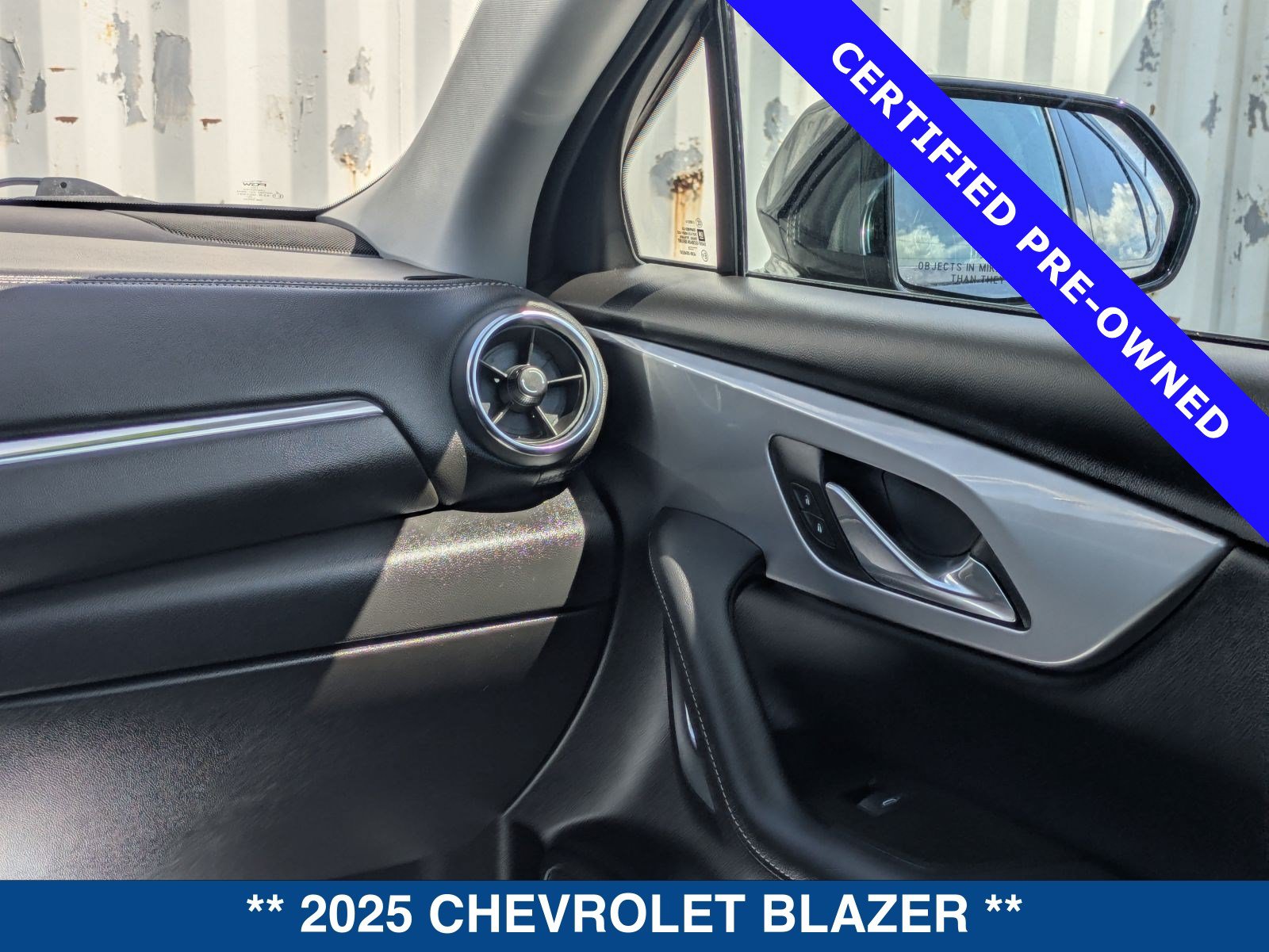 Used 2025 Chevrolet Blazer LT FWD image 18