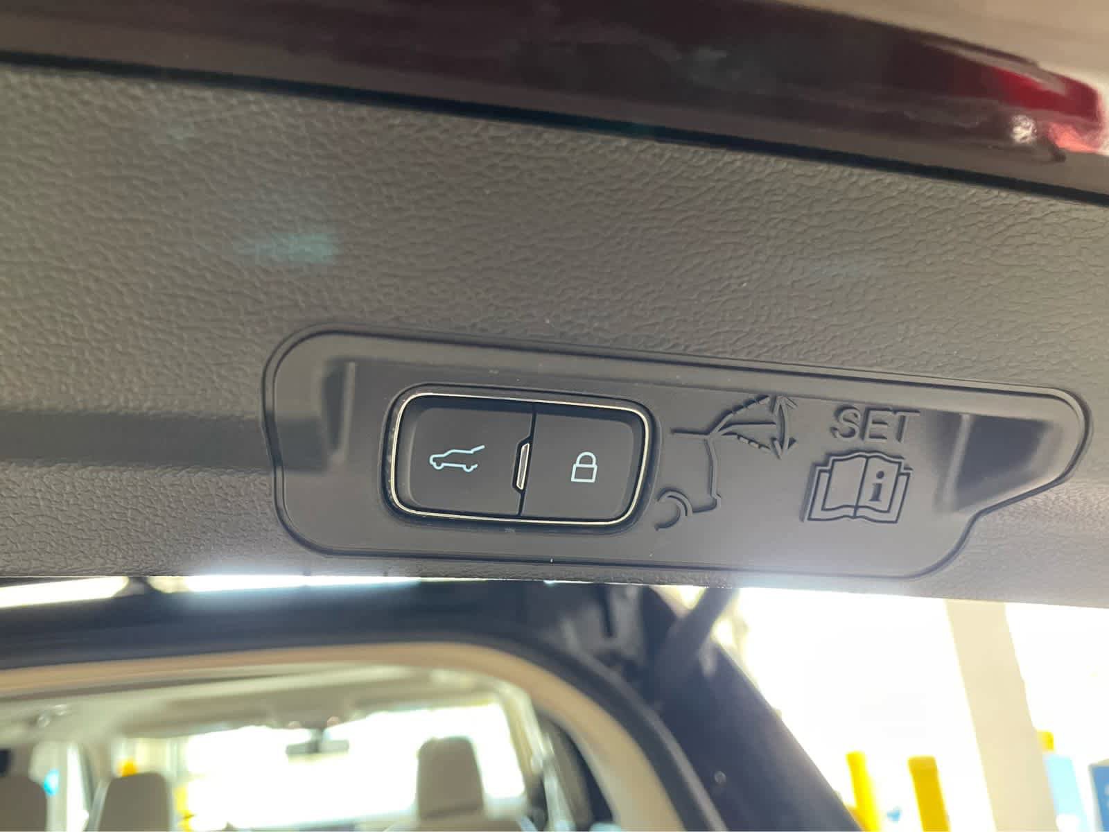 Certified 2022 Ford Explorer Limited w/ Equipment Group 301A AWD/4WD image 31