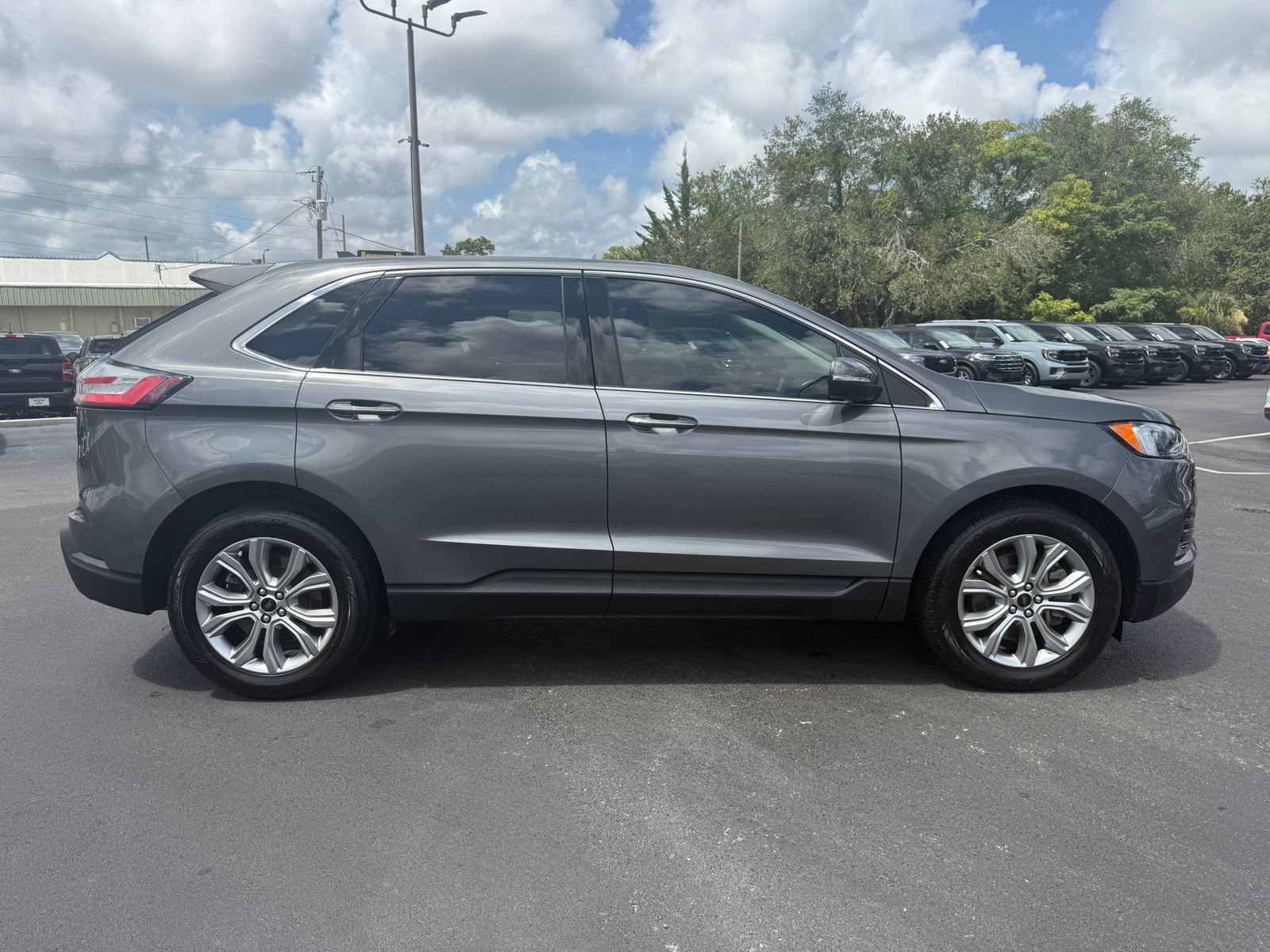 Certified 2023 Ford Edge Titanium AWD/4WD image 3