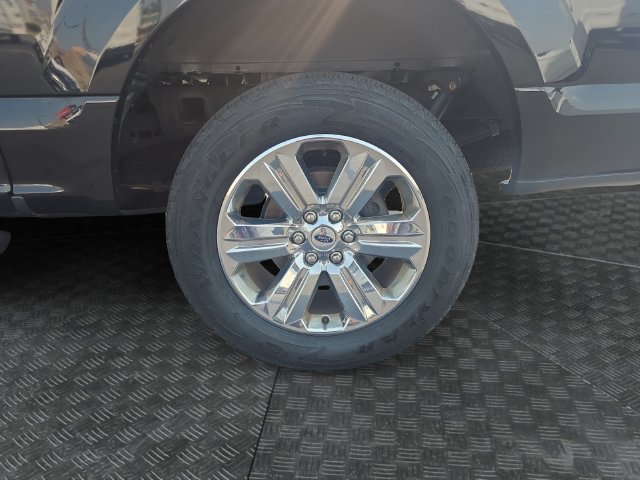 Certified 2018 Ford F150 XLT w/ Equipment Group 302A Luxury AWD/4WD image 16
