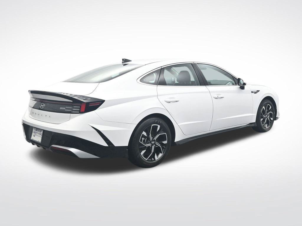 Used 2025 Hyundai Sonata SEL FWD image 6