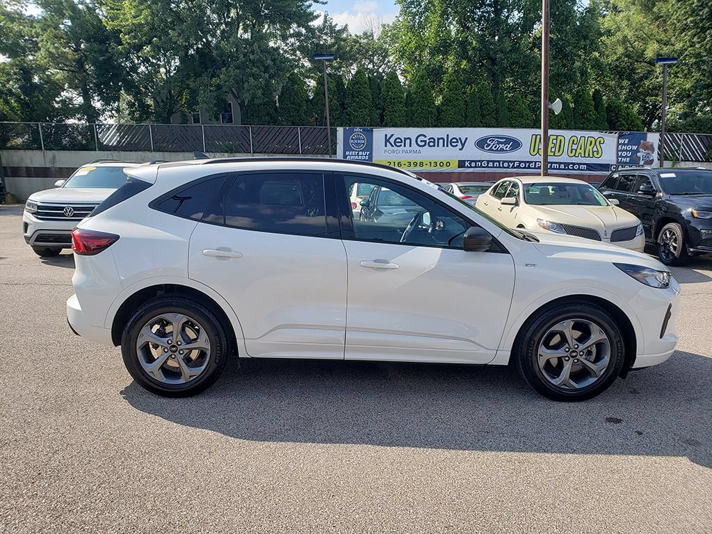 Certified 2023 Ford Escape ST-Line w/ Tech Pack #1 FWD image 4