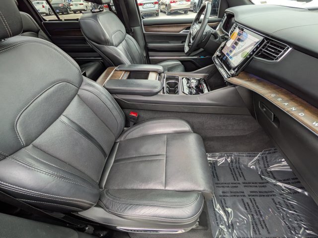 Used 2024 Jeep Grand Wagoneer L 4WD image 31
