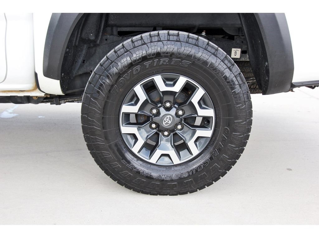 Used 2023 Toyota Tacoma TRD Off-Road w/ Technology Package AWD/4WD image 29