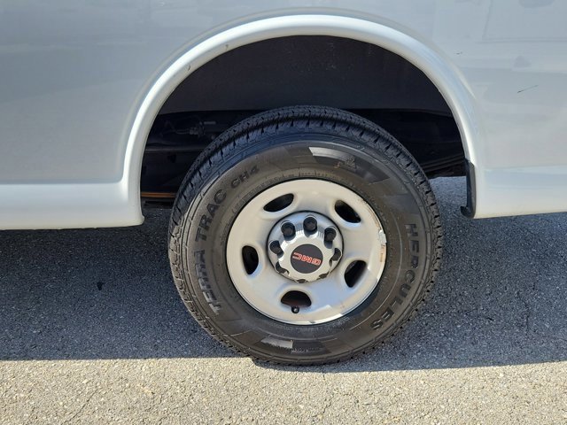 Used 2021 GMC Savana 2500 image 9