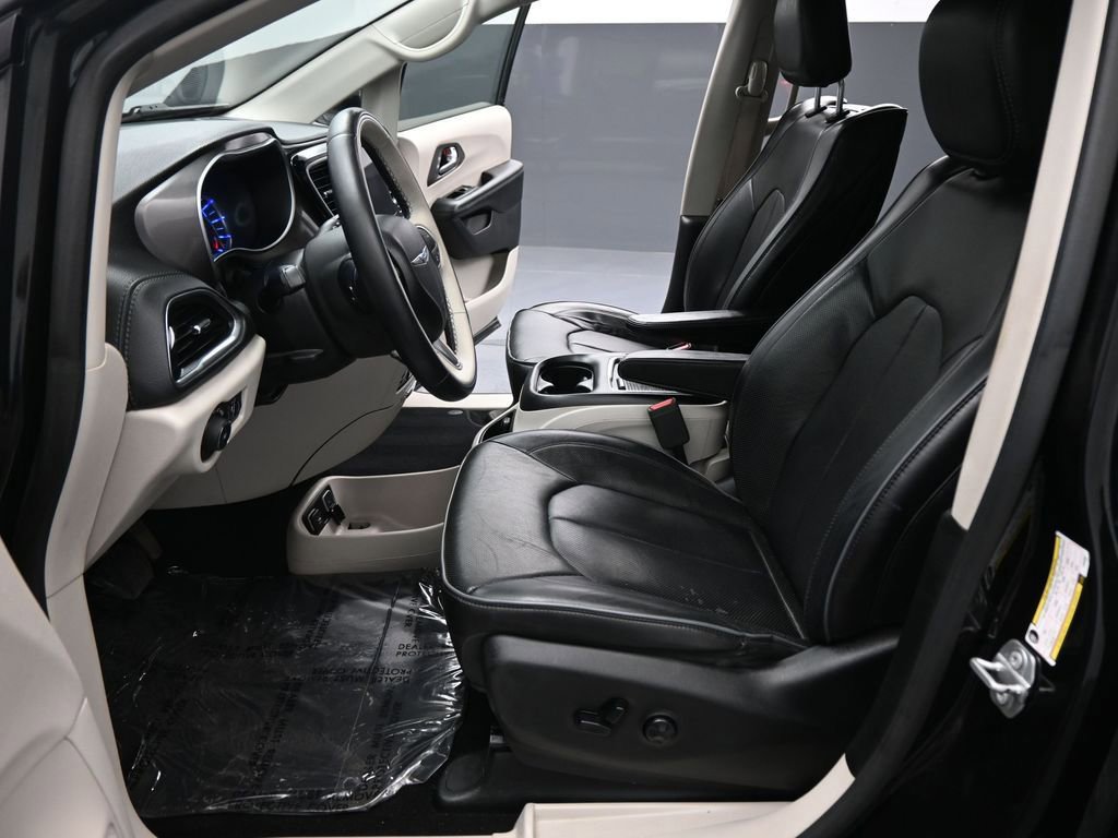 Used 2018 Chrysler Pacifica Limited w/ Advanced Safetytec Group image 38