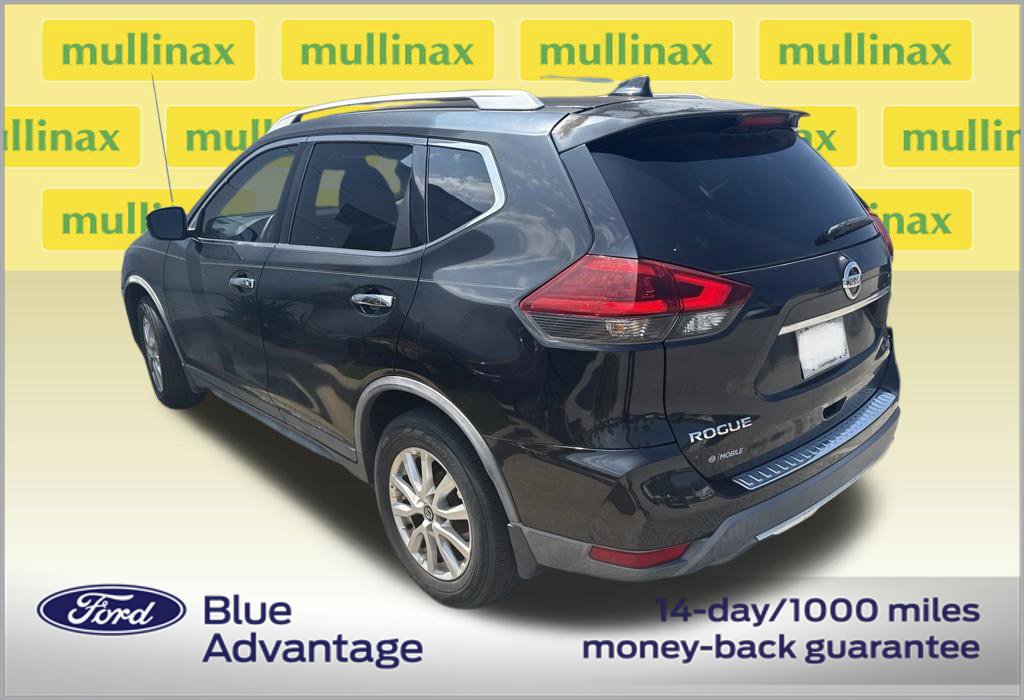 Used 2018 Nissan Rogue SV FWD image 3