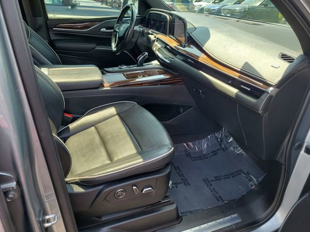 Used 2023 Cadillac Escalade Premium Luxury image 18