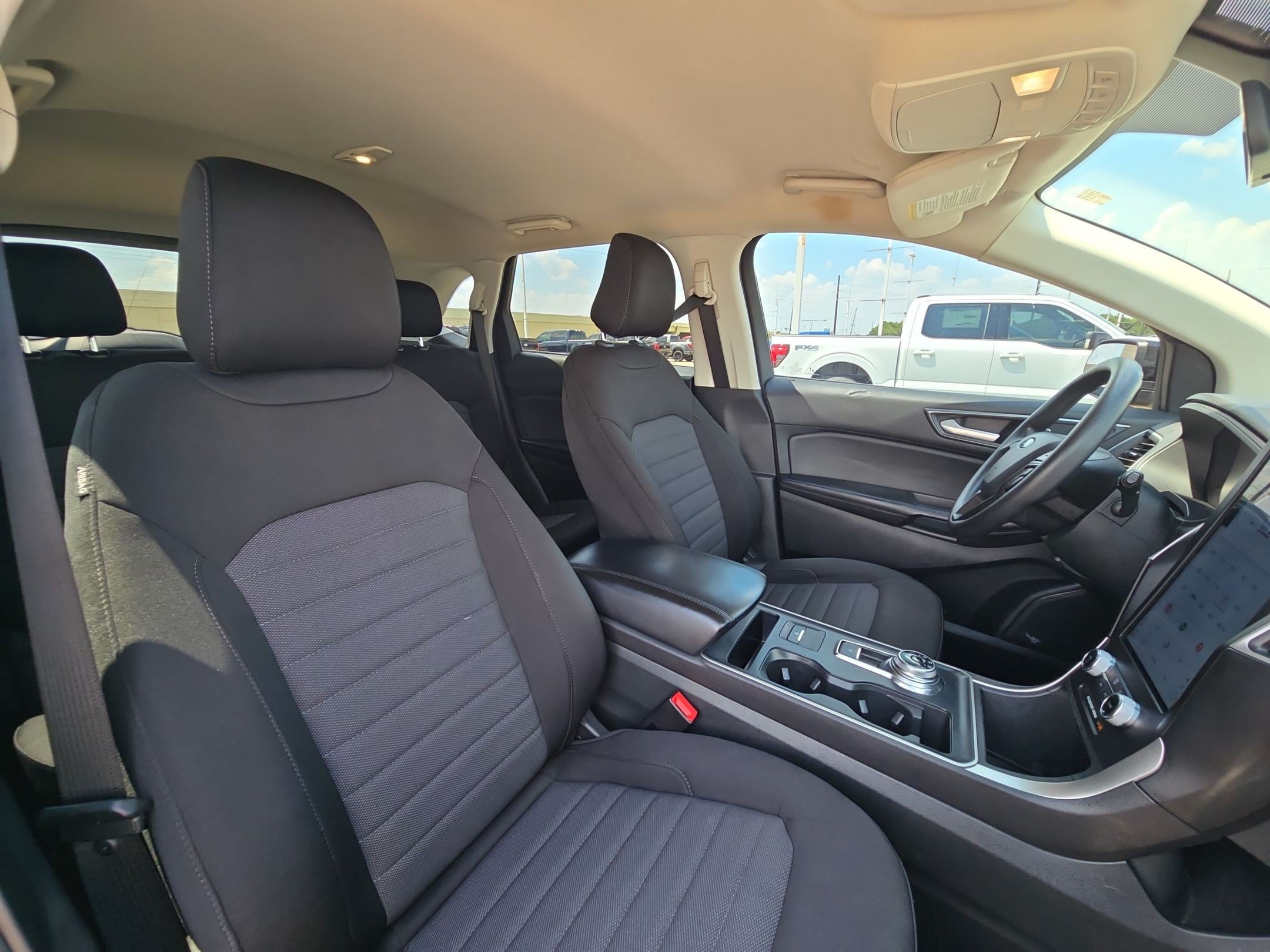Certified 2024 Ford Edge SE w/ Black Appearance Package AWD/4WD image 30