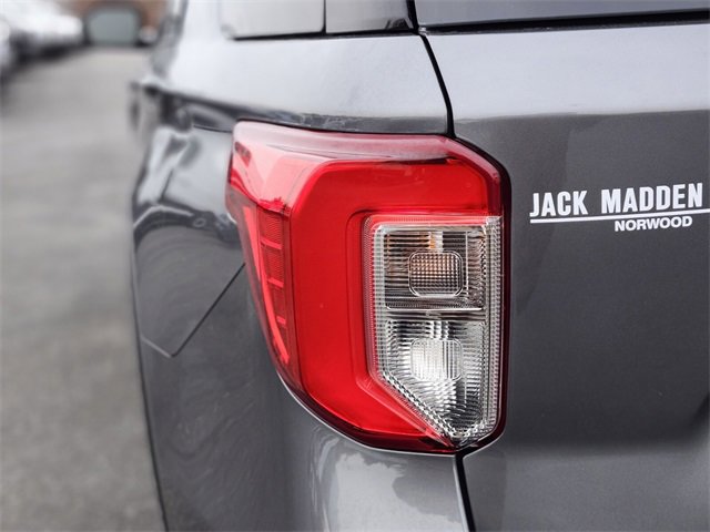 Certified 2022 Ford Explorer XLT w/ Equipment Group 202A image 9