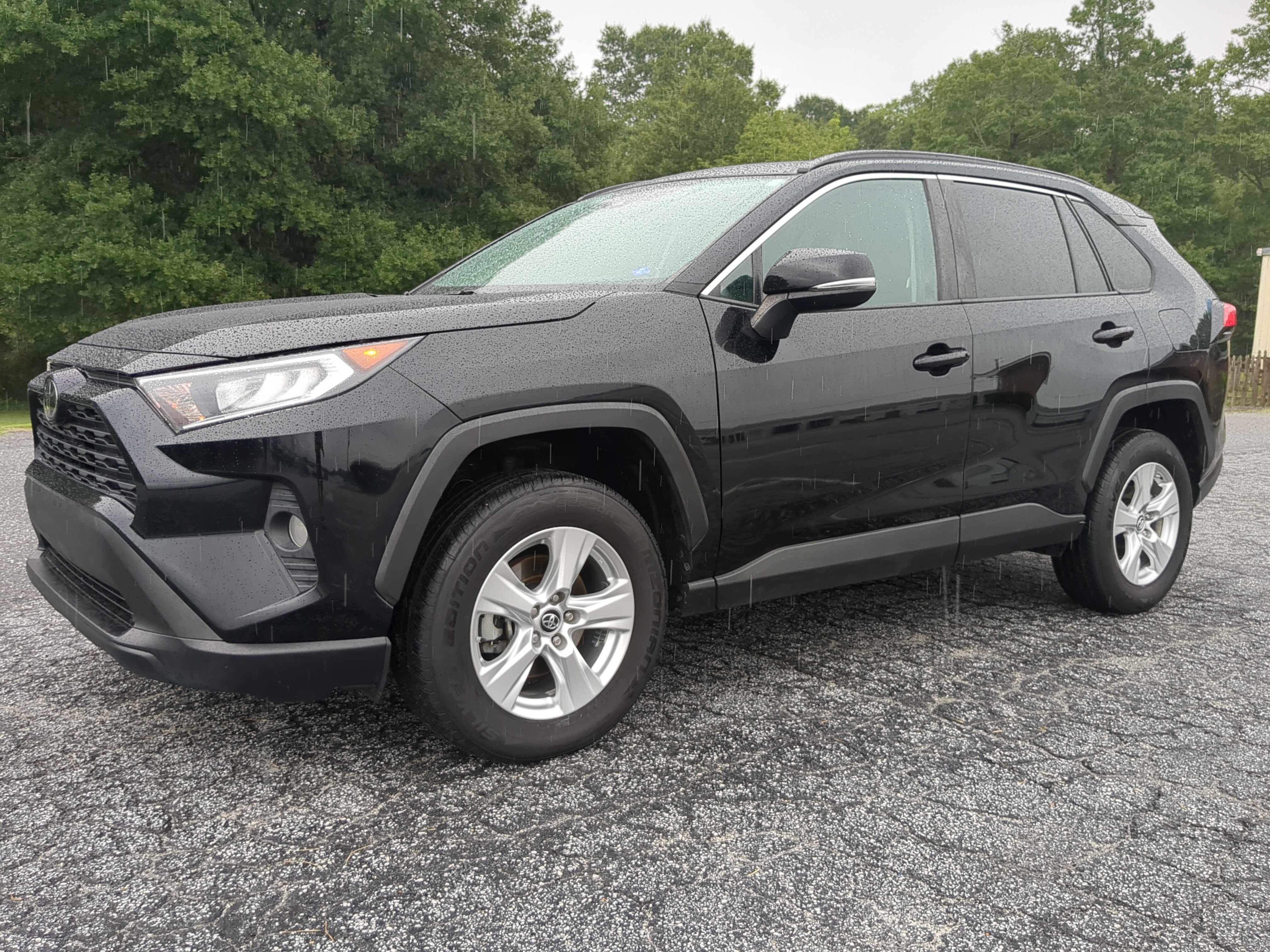Used 2019 Toyota RAV4 XLE w/ Convenience Package FWD image 6