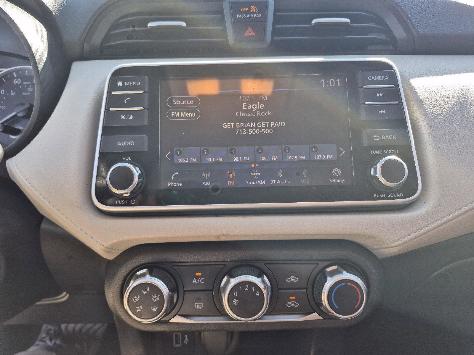 Used 2021 Nissan Versa SV image 11