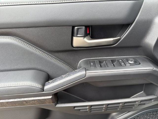 Used 2024 Toyota Tacoma Limited w/ Limited Package (LT) AWD/4WD image 10