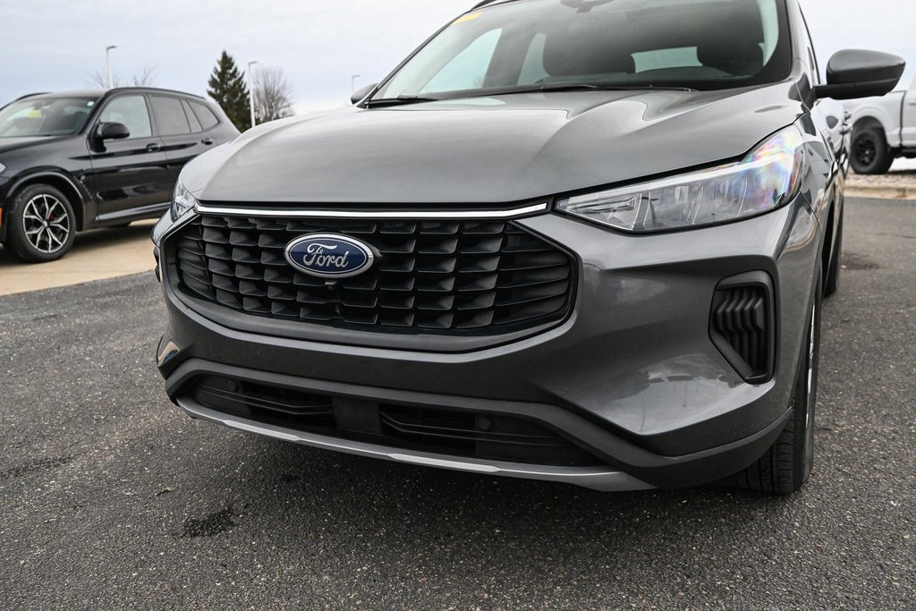 Certified 2023 Ford Escape Active w/ Tech Pack #2 image 2
