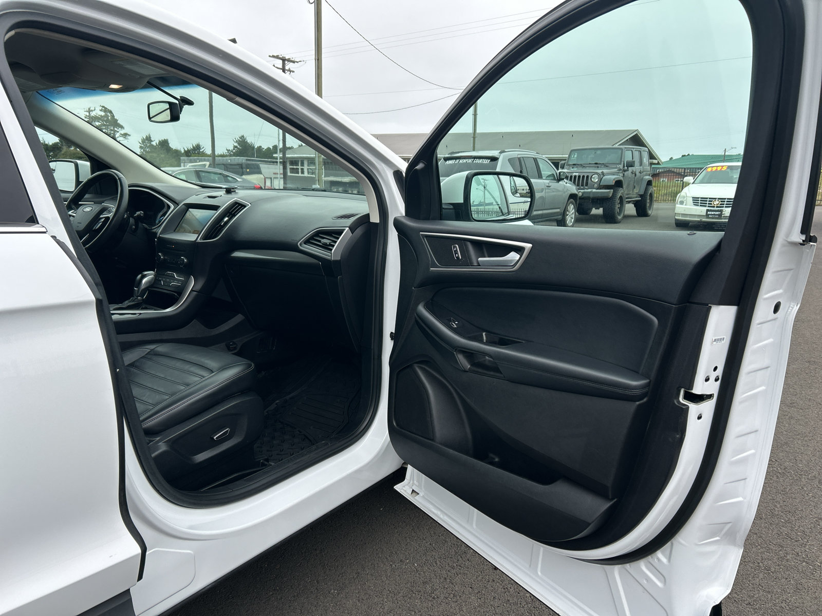 Certified 2017 Ford Edge SEL w/ Equipment Group 201A FWD image 27