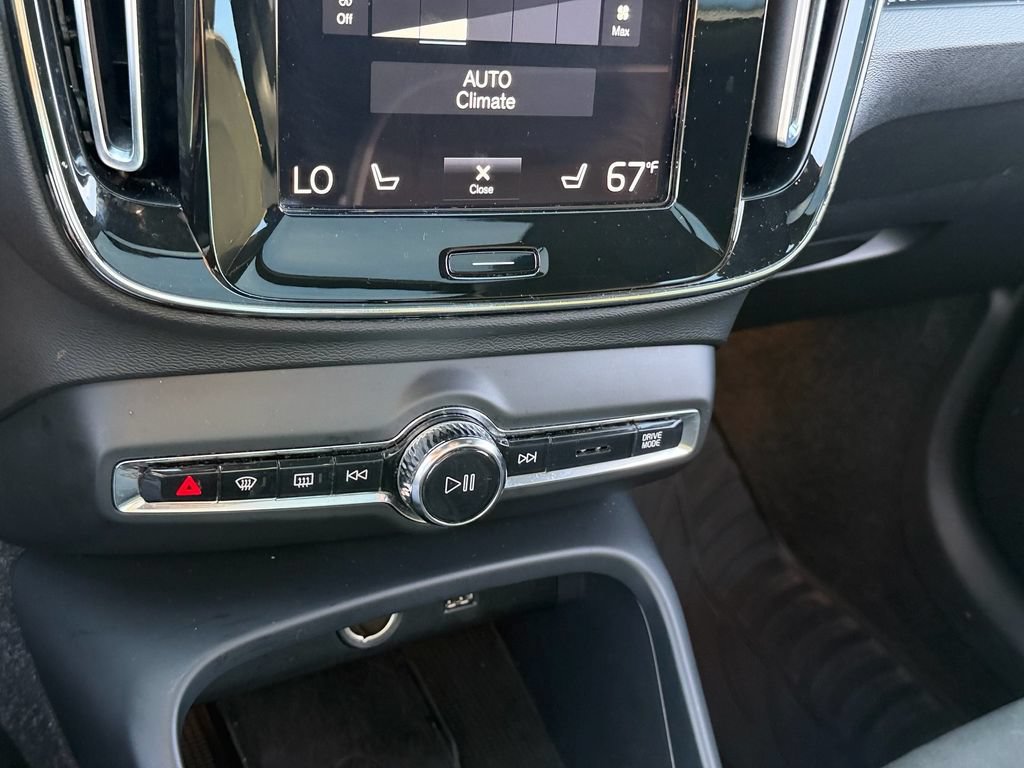 Used 2021 Volvo XC40 T5 R-Design AWD/4WD image 22