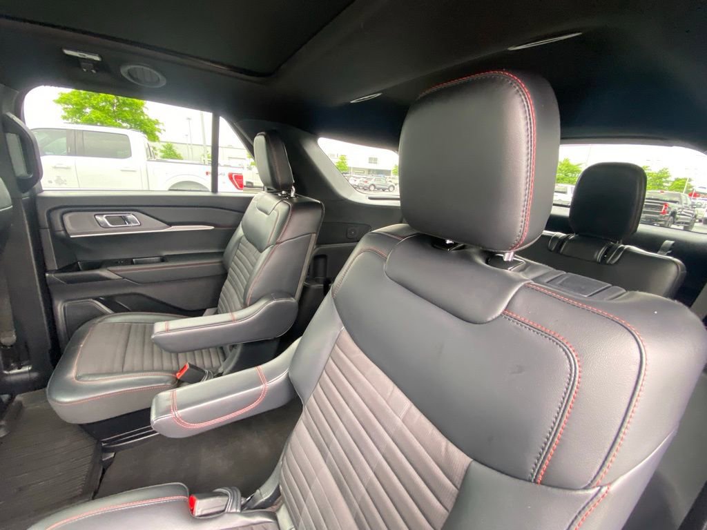 Certified 2025 Ford Explorer ST-Line image 24