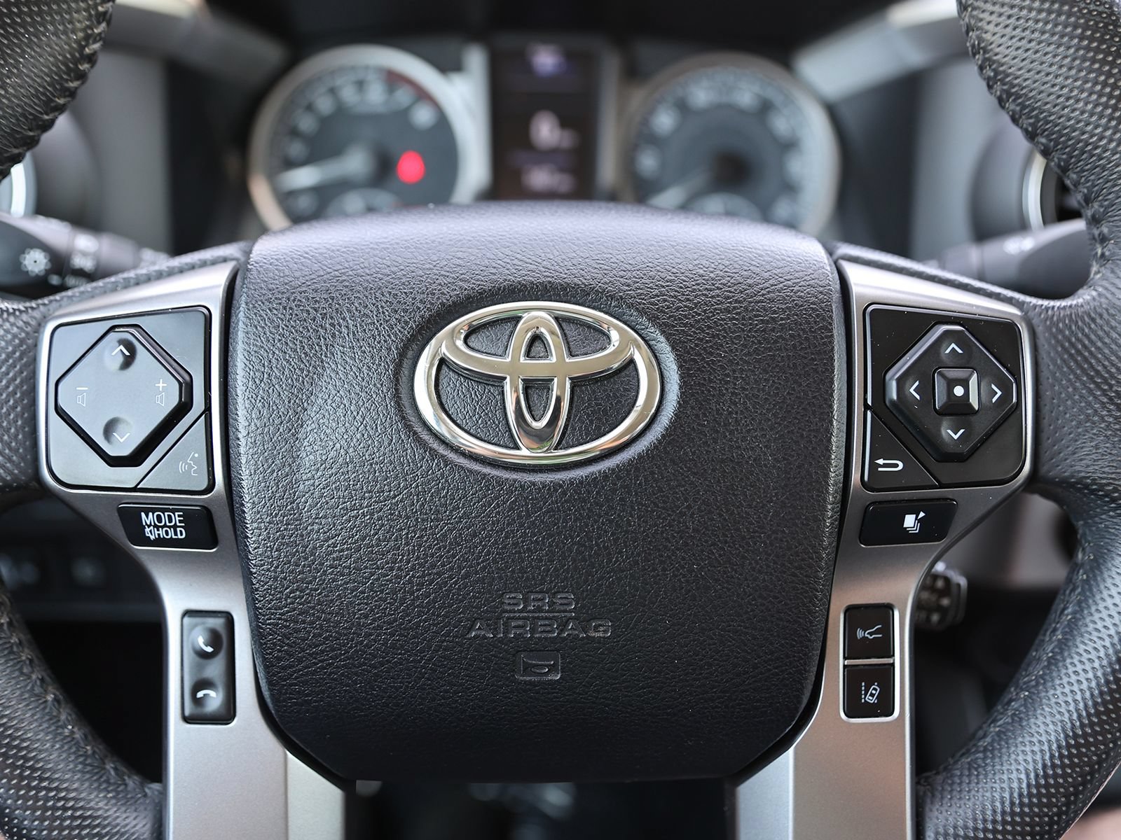 Used 2021 Toyota Tacoma SR5 AWD/4WD image 40