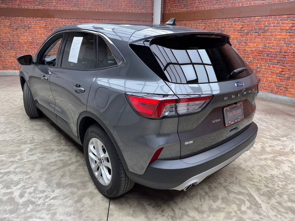 Certified 2022 Ford Escape SE w/ Convenience Package AWD/4WD image 2