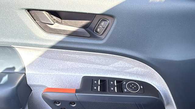 Certified 2022 Ford Maverick XLT w/ XLT Luxury Package image 13