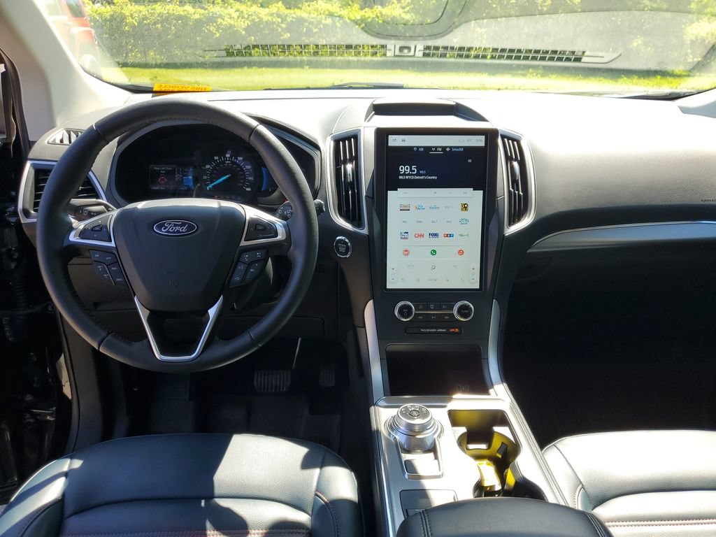Certified 2024 Ford Edge SEL w/ Sport Appearance Package AWD/4WD image 17